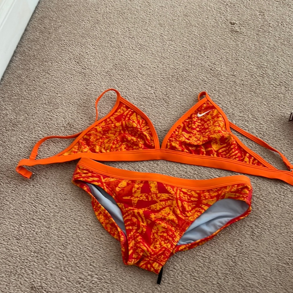 2 PACK NIKE BIKINIS BARELY WORN!!